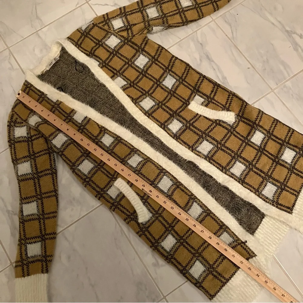Dex brown cream white long cozy cardigan.  Pockets!  EUC! - Picture 4 of 6